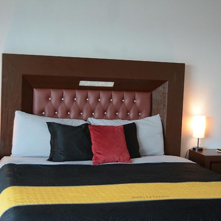 Suites La Gloria Alojamiento Independiente Tepatitlan de Morelos Ngoại thất bức ảnh