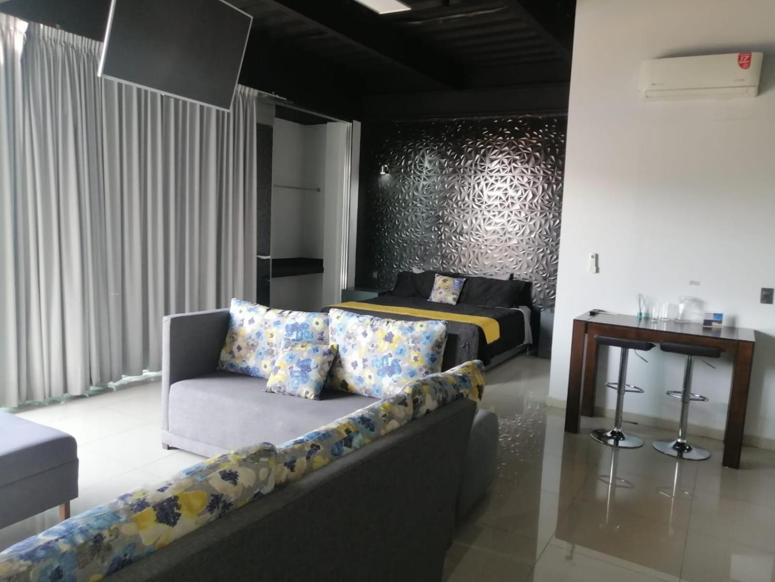 Suites La Gloria Alojamiento Independiente Tepatitlan de Morelos Ngoại thất bức ảnh